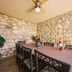 House Ivana, Zadar, Vila Vinjerac