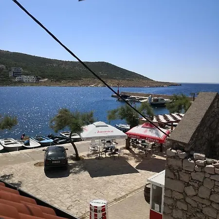House Ivana, Zadar, * ヴィンイェラック